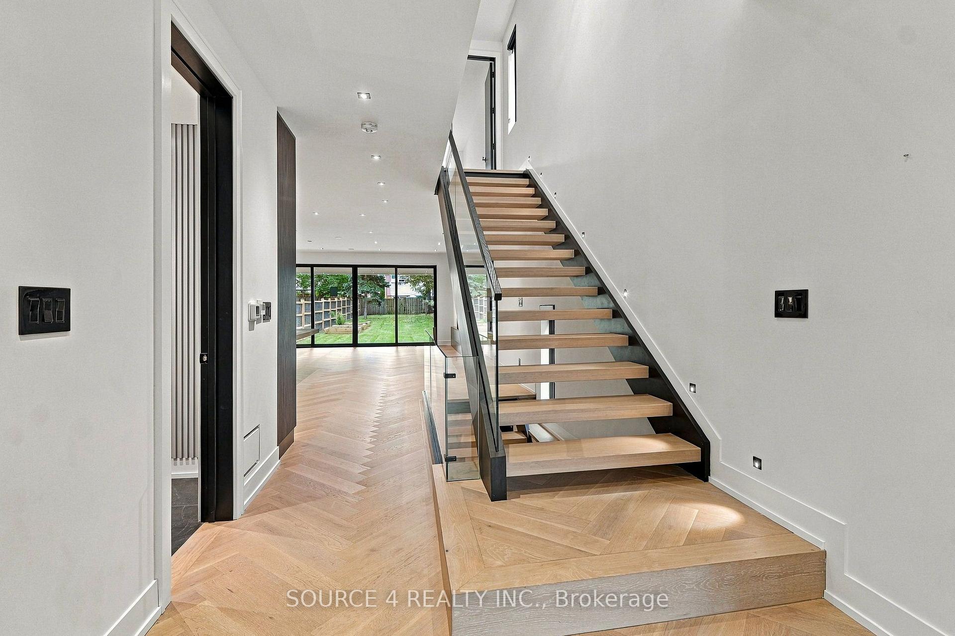 Photo 8 of 20B Broadview Avenue, Mississauga, Port Credit — HOMEH