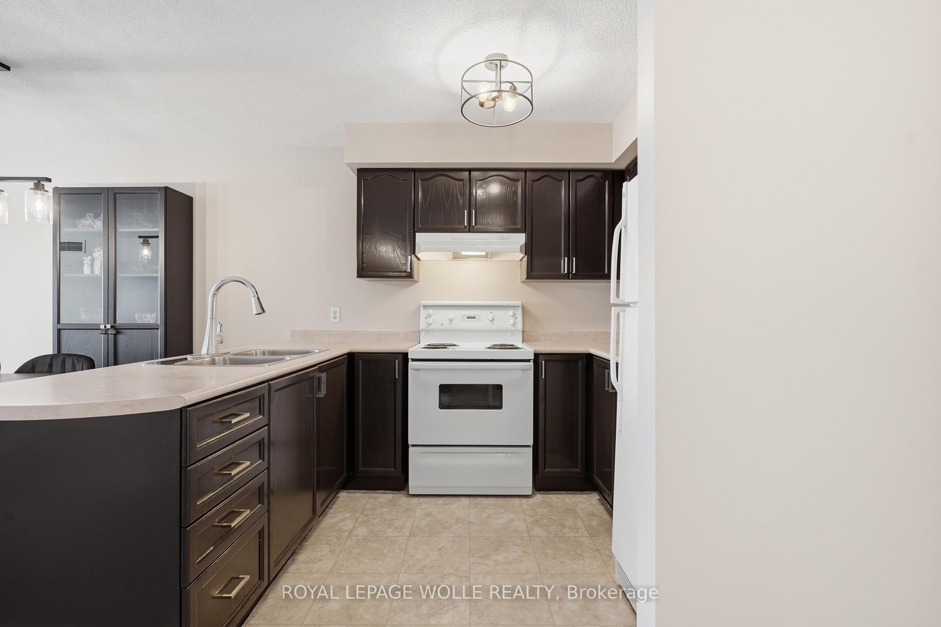 Photo 10 of Unit 304, 107 Bond Street, Orillia — HOMEH