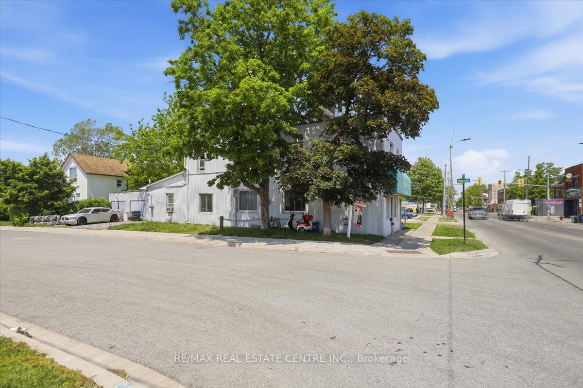 Photo 4 of 233 King Street, Welland, Welland Downtown — HOMEH