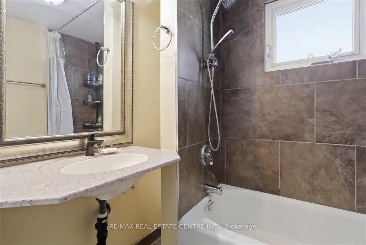 Photo 10 of 233 King Street, Welland, Welland Downtown — HOMEH