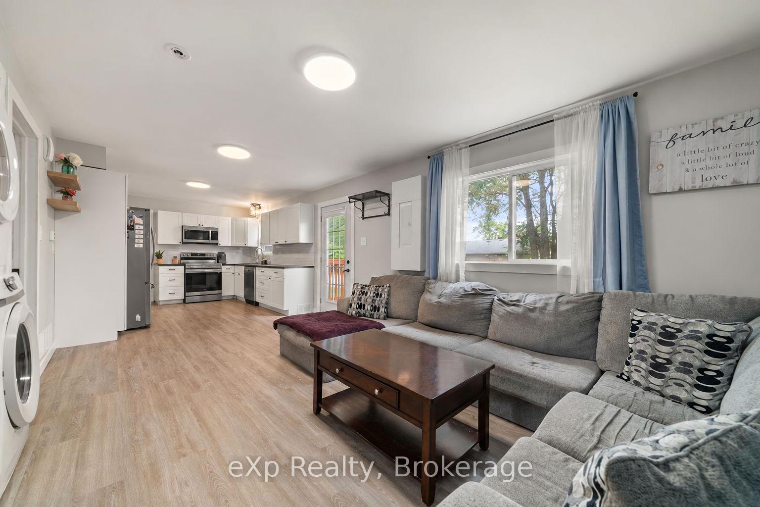 Photo of Unit Unit A, 89 College Street