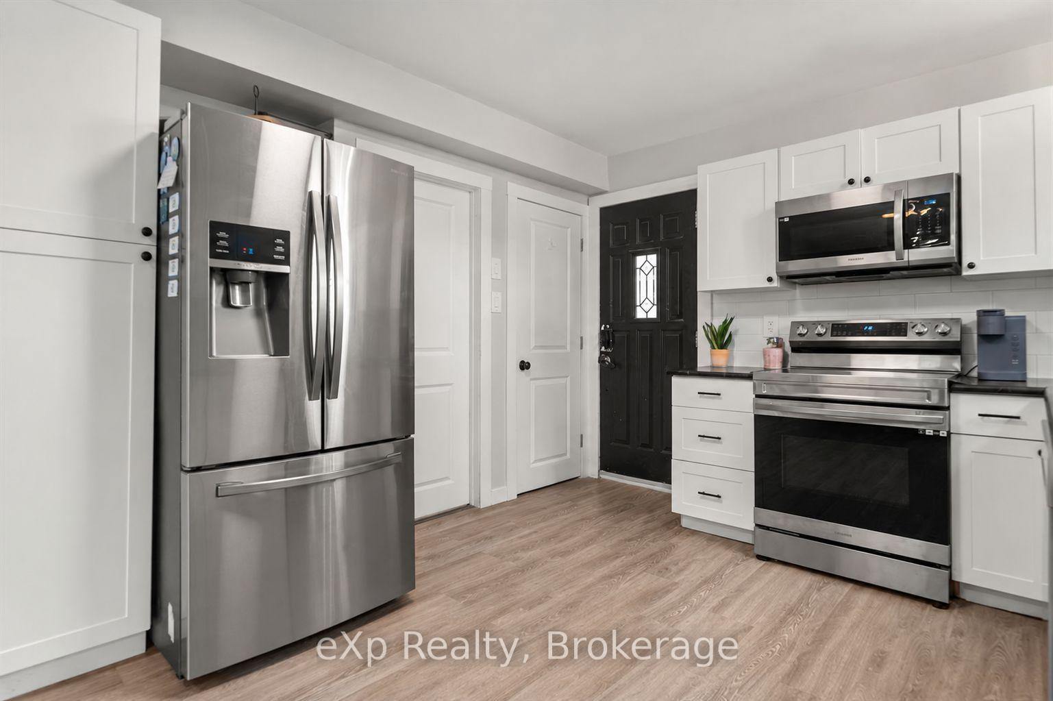 Photo 4 of Unit Unit A, 89 College Street, Belleville, Belleville Ward — HOMEH