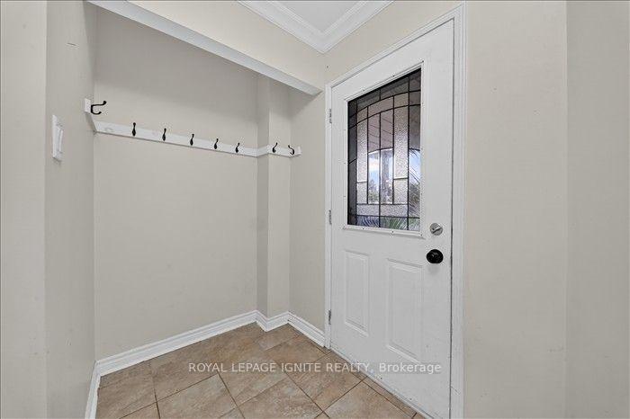 Photo 6 of 8 Vail Meadows Crescent, Clarington, Bowmanville — HOMEH
