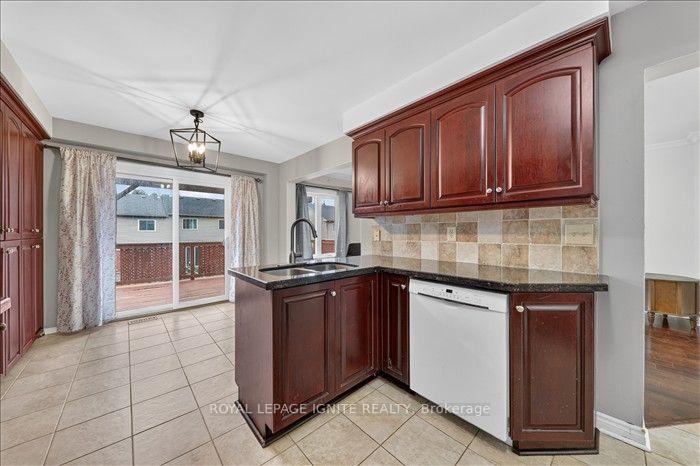 Photo 11 of 8 Vail Meadows Crescent, Clarington, Bowmanville — HOMEH