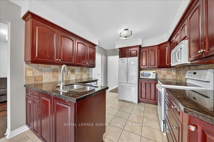 Photo 12 of 8 Vail Meadows Crescent, Clarington, Bowmanville — HOMEH