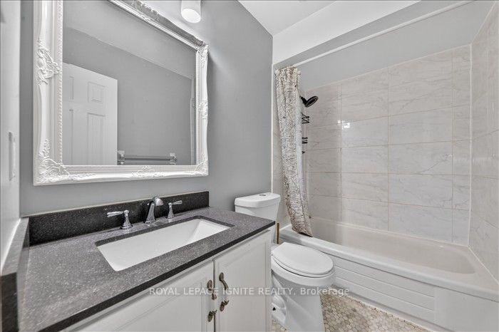 Photo 28 of 8 Vail Meadows Crescent, Clarington, Bowmanville — HOMEH
