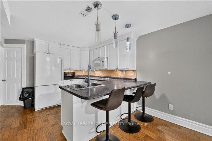 Photo 32 of 8 Vail Meadows Crescent, Clarington, Bowmanville — HOMEH