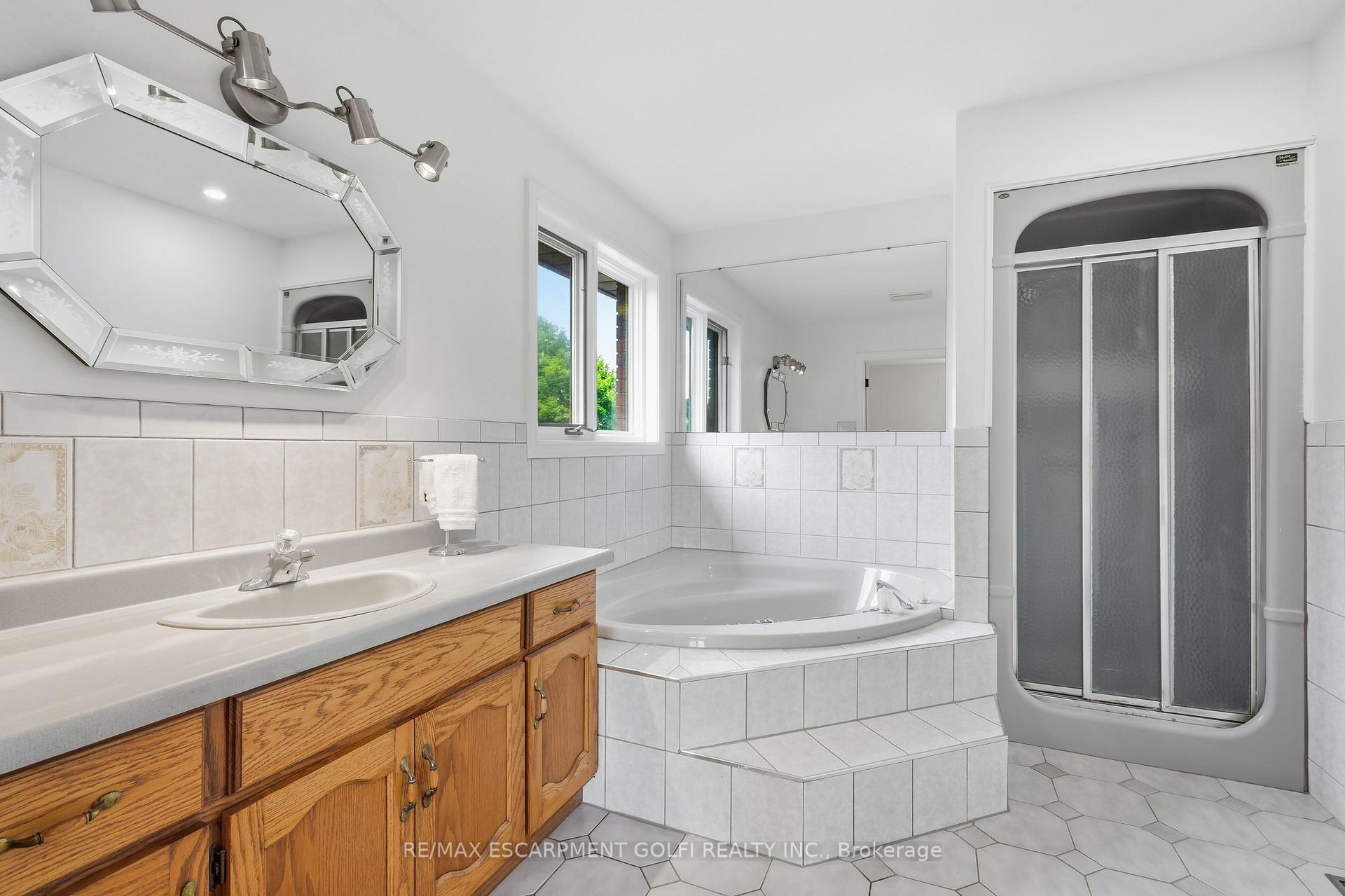 Photo 13 of 42 Fox Run, Brantford, Greenbrier — HOMEH