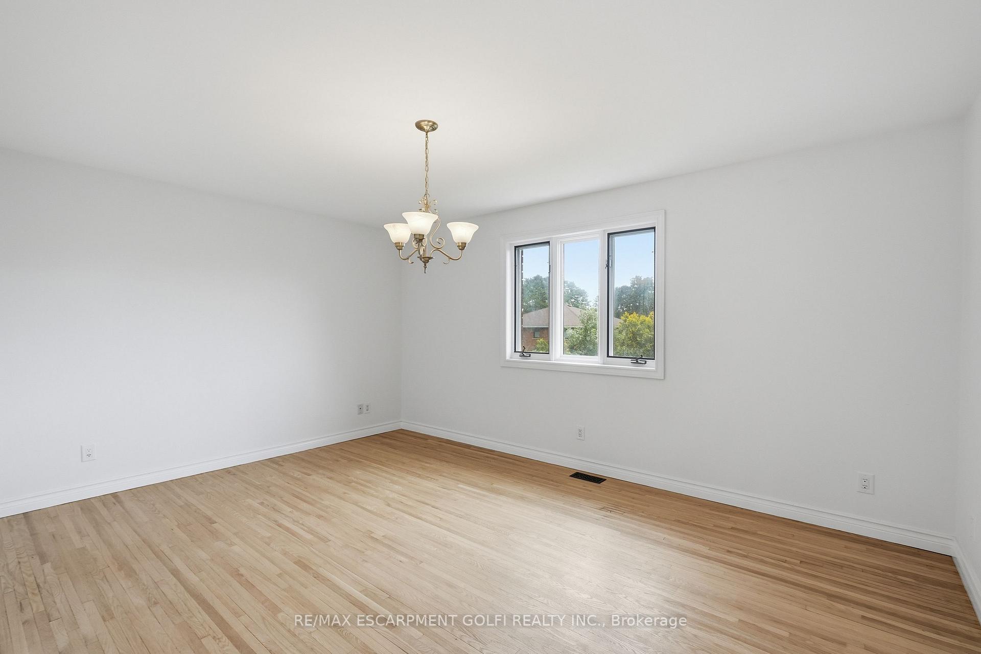 Photo 17 of 42 Fox Run, Brantford, Greenbrier — HOMEH