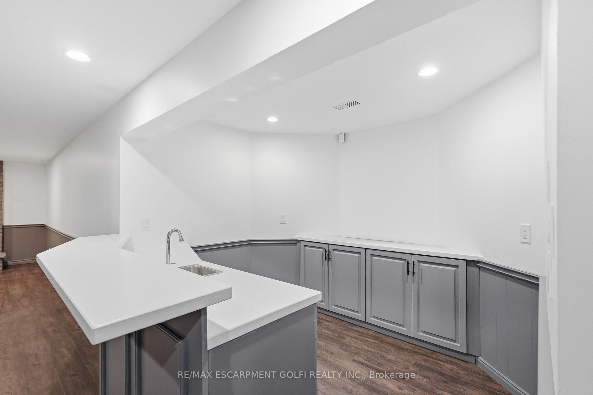 Photo 21 of 42 Fox Run, Brantford, Greenbrier — HOMEH
