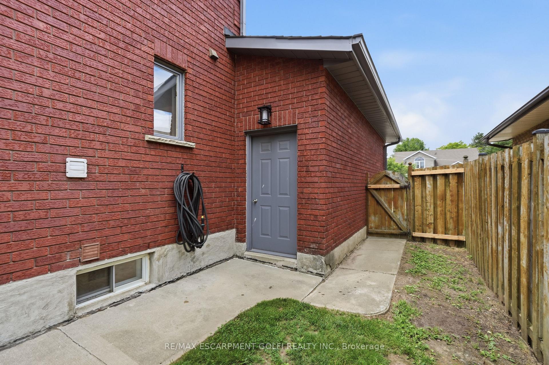 Photo 27 of 42 Fox Run, Brantford, Greenbrier — HOMEH