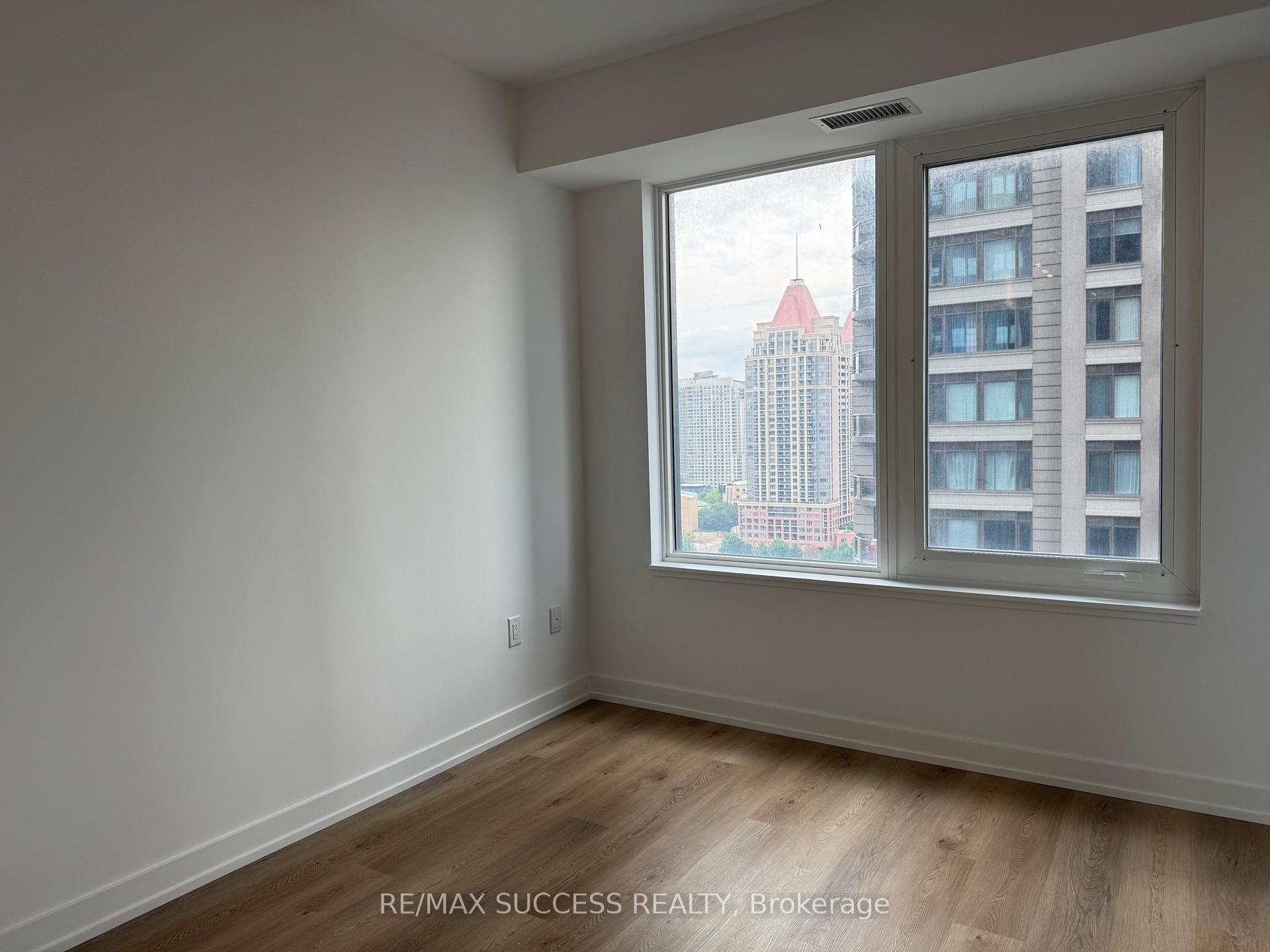 Photo 8 of Unit 1607, 395 Square One Drive, Mississauga, City Centre — HOMEH