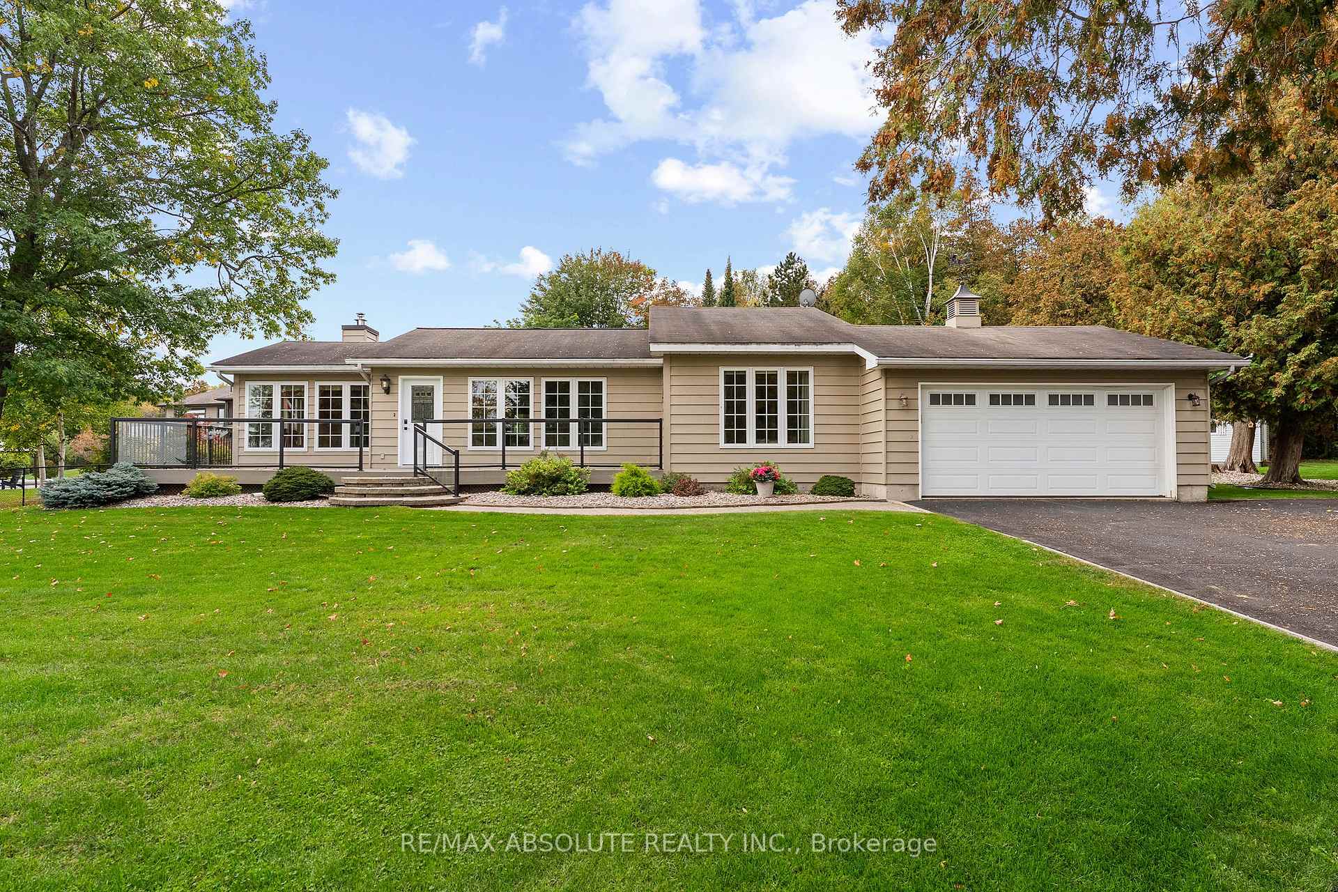 Photo 2 of 71 Toner Road, McNab/Braeside, Mcnab/Braeside Twps — HOMEH