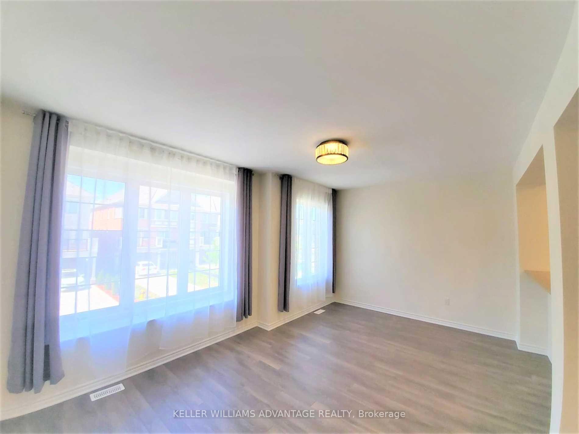 Photo 3 of 45 Fusilier Drive, Scarborough, Clairlea-Birchmount — HOMEH