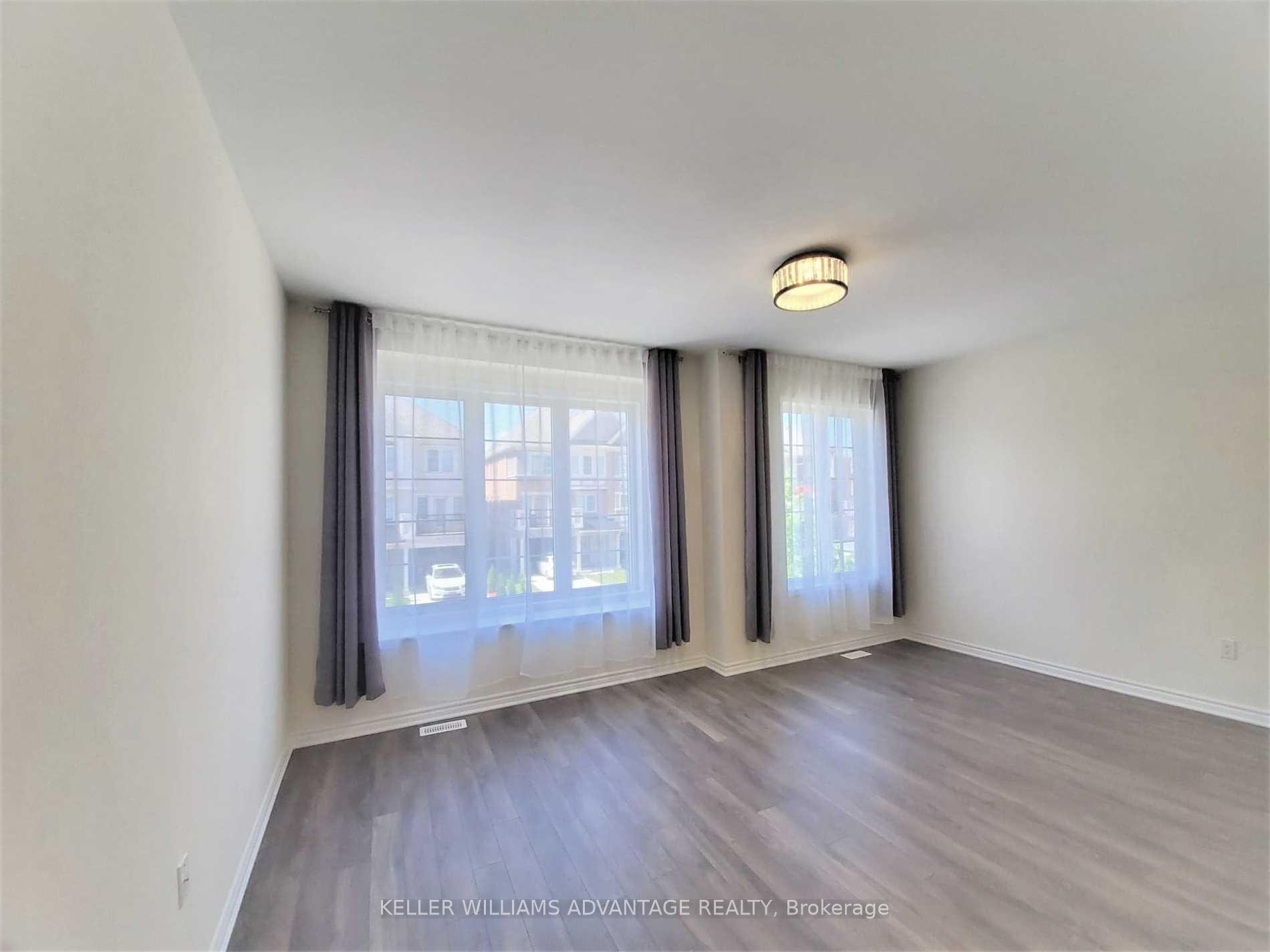 Photo 7 of 45 Fusilier Drive, Scarborough, Clairlea-Birchmount — HOMEH