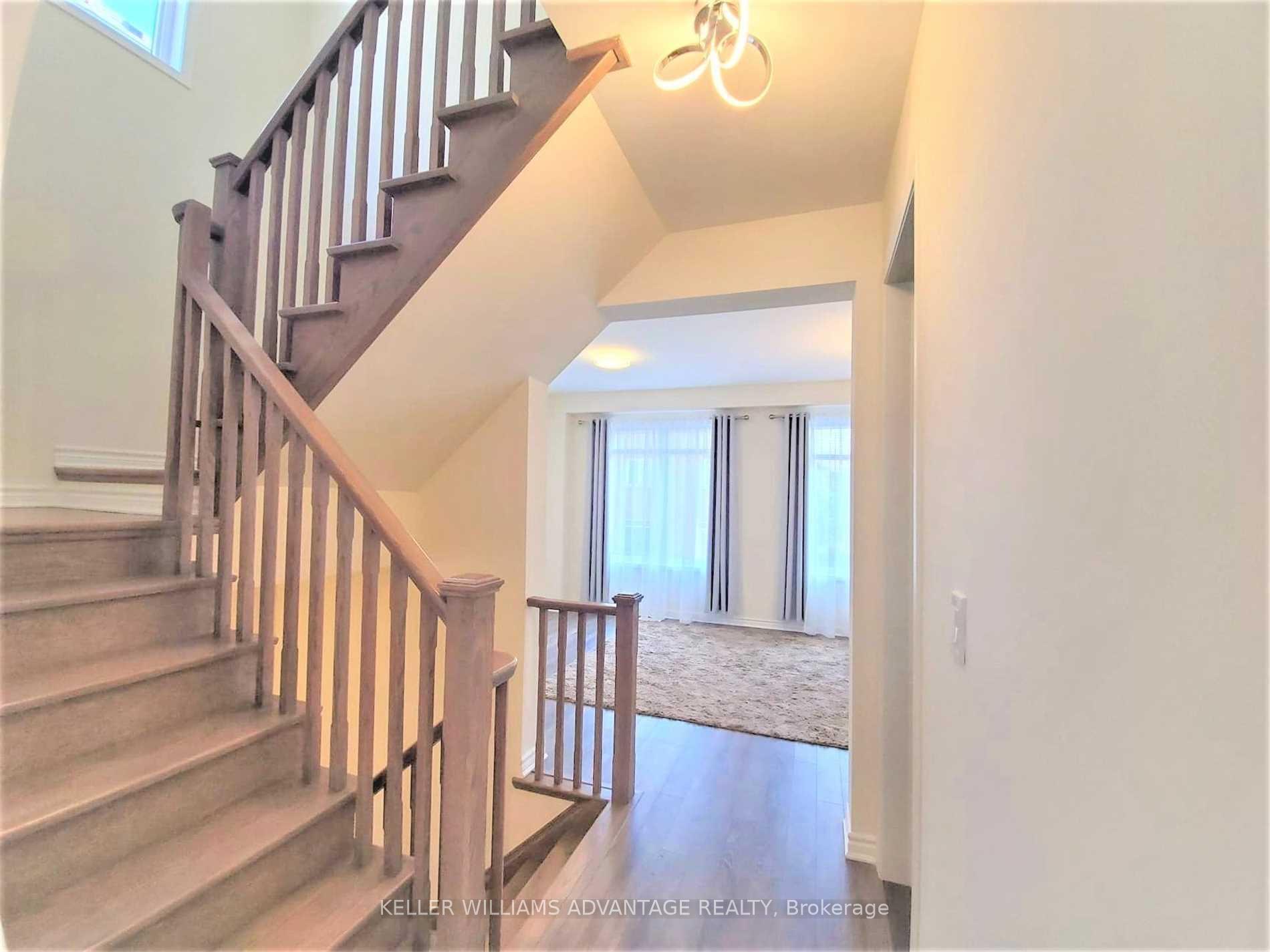 Photo 8 of 45 Fusilier Drive, Scarborough, Clairlea-Birchmount — HOMEH