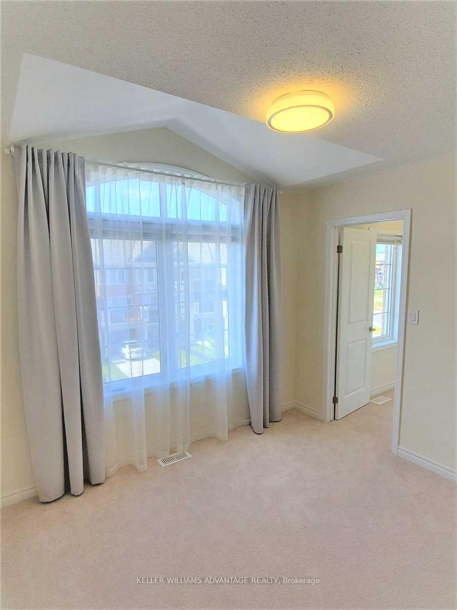 Photo 12 of 45 Fusilier Drive, Scarborough, Clairlea-Birchmount — HOMEH