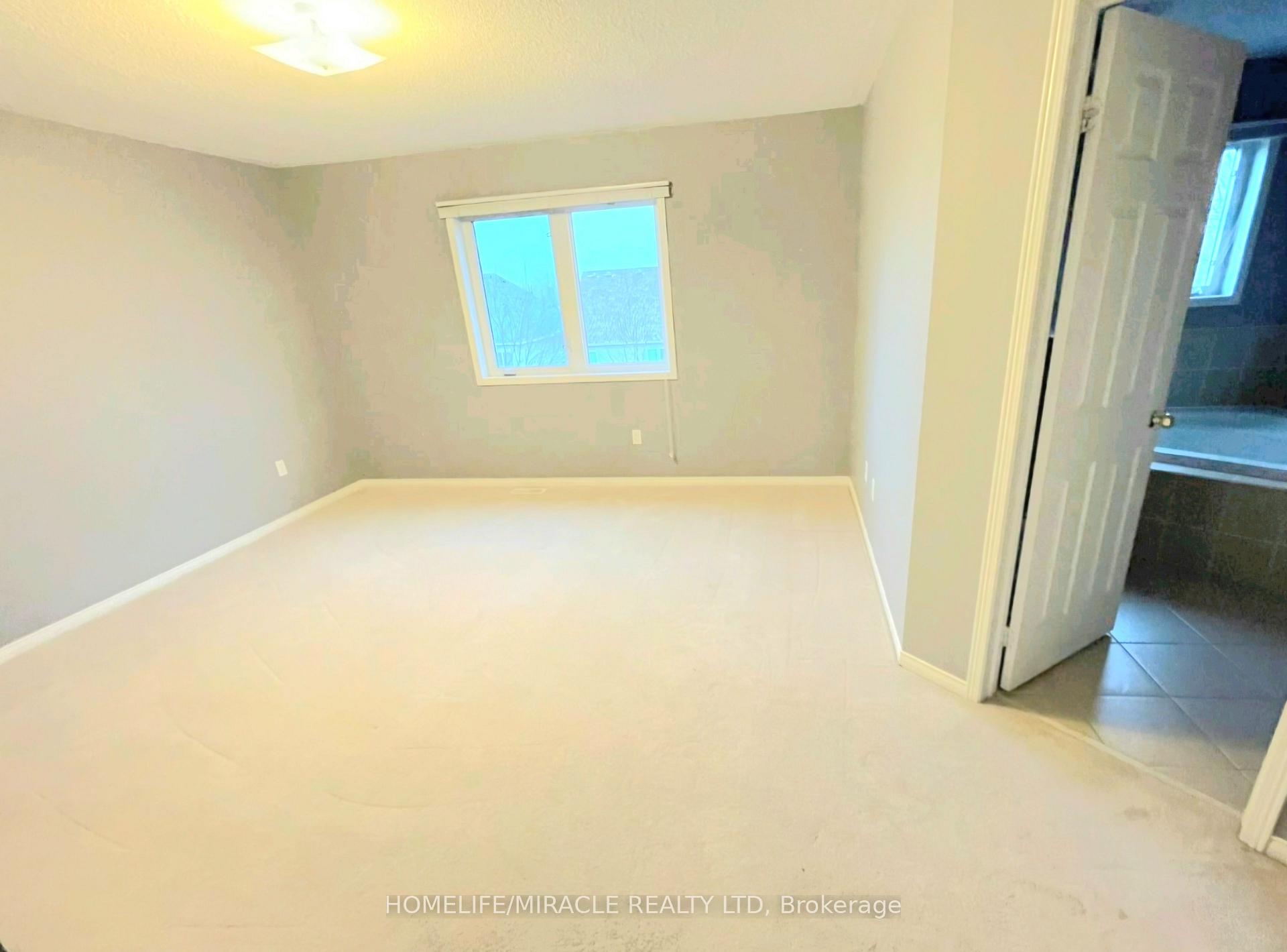 Photo 4 of 857 Taggart Crescent, Oshawa, Pinecrest — HOMEH