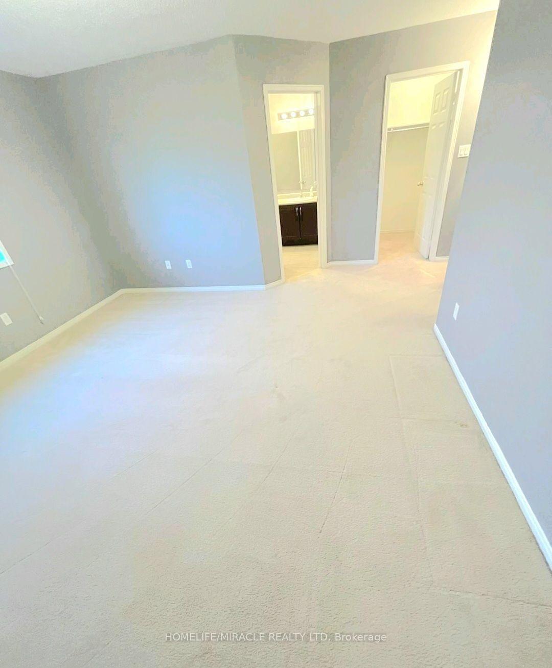 Photo 5 of 857 Taggart Crescent, Oshawa, Pinecrest — HOMEH