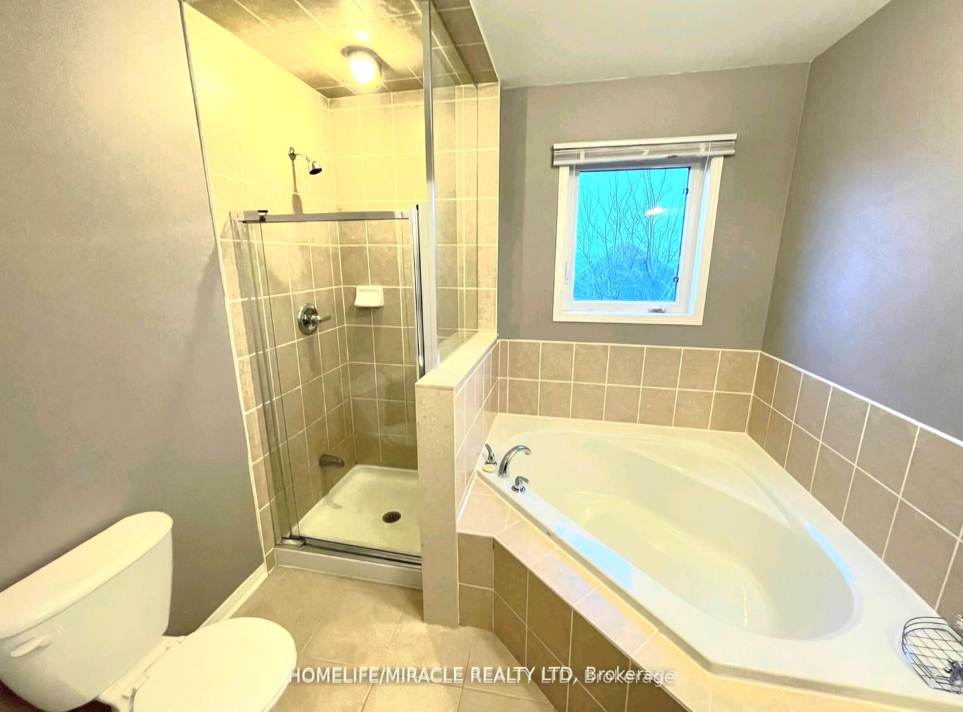 Photo 7 of 857 Taggart Crescent, Oshawa, Pinecrest — HOMEH
