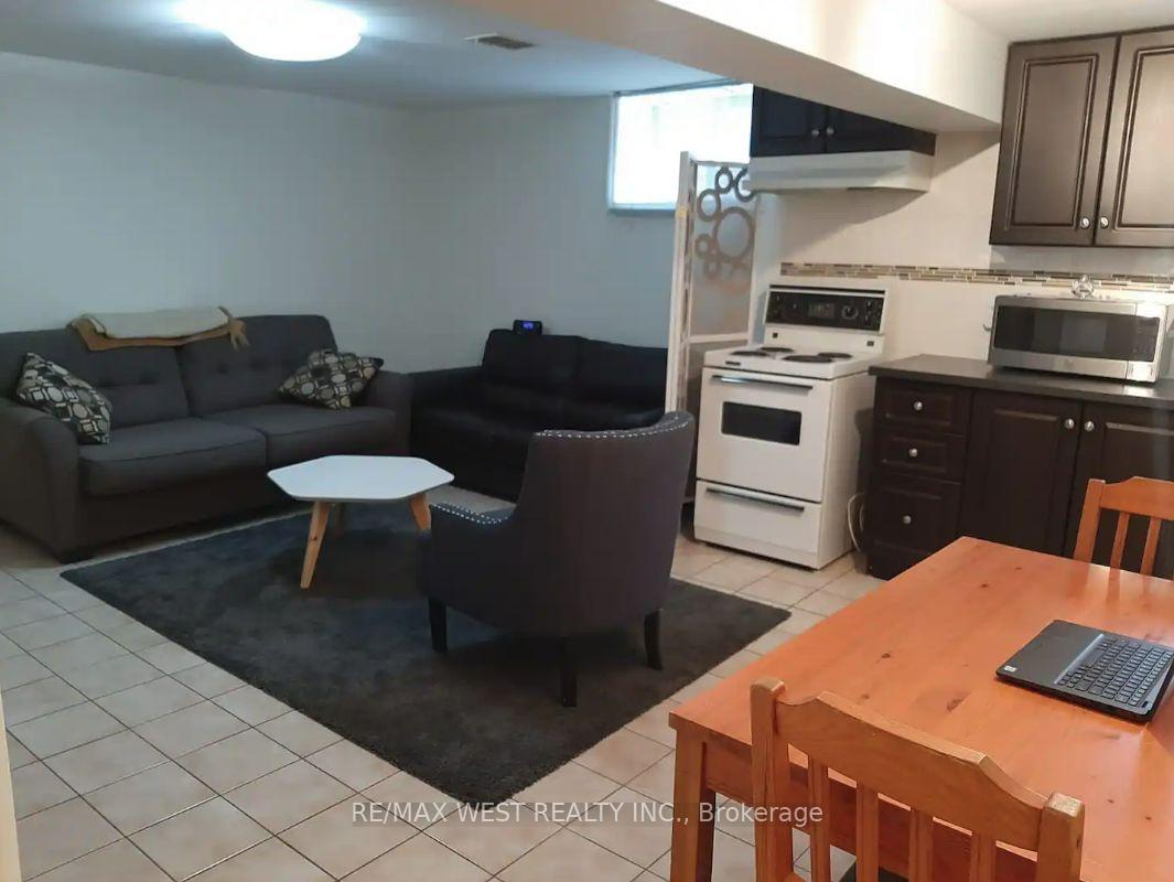 Photo 10 of Unit B2, 34 Penhurst Avenue, Etobicoke, Stonegate-Queensway — HOMEH