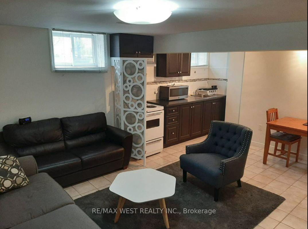 Photo 11 of Unit B2, 34 Penhurst Avenue, Etobicoke, Stonegate-Queensway — HOMEH