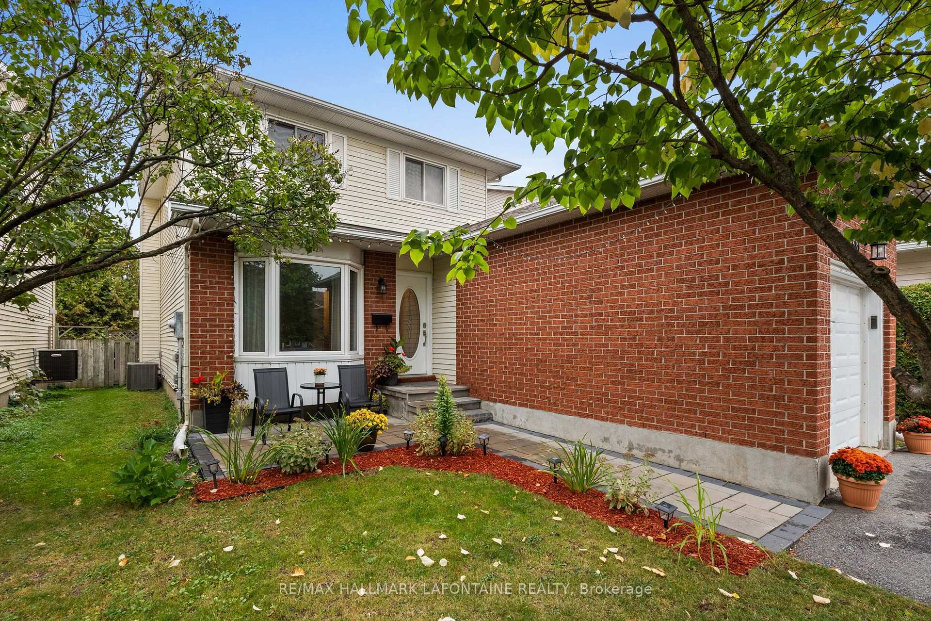 Photo of 383 Oaklawn Crescent