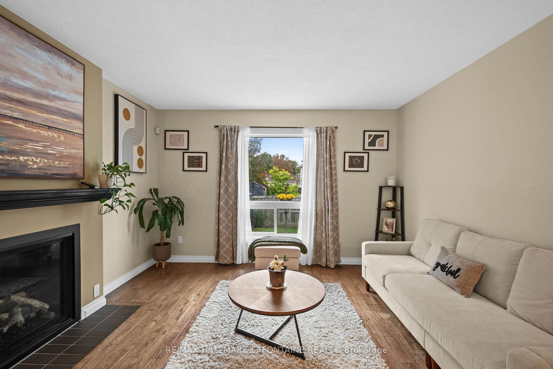 Photo 14 of 383 Oaklawn Crescent, Ottawa, Fallingbrook/Gardenway South — HOMEH
