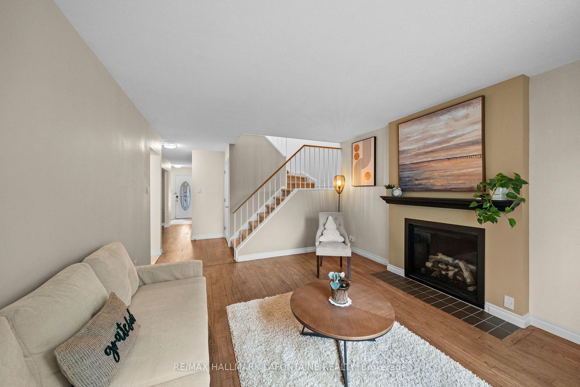 Photo 15 of 383 Oaklawn Crescent, Ottawa, Fallingbrook/Gardenway South — HOMEH