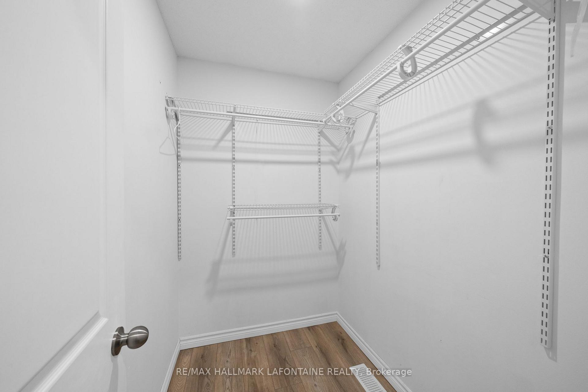 Photo 21 of 383 Oaklawn Crescent, Ottawa, Fallingbrook/Gardenway South — HOMEH