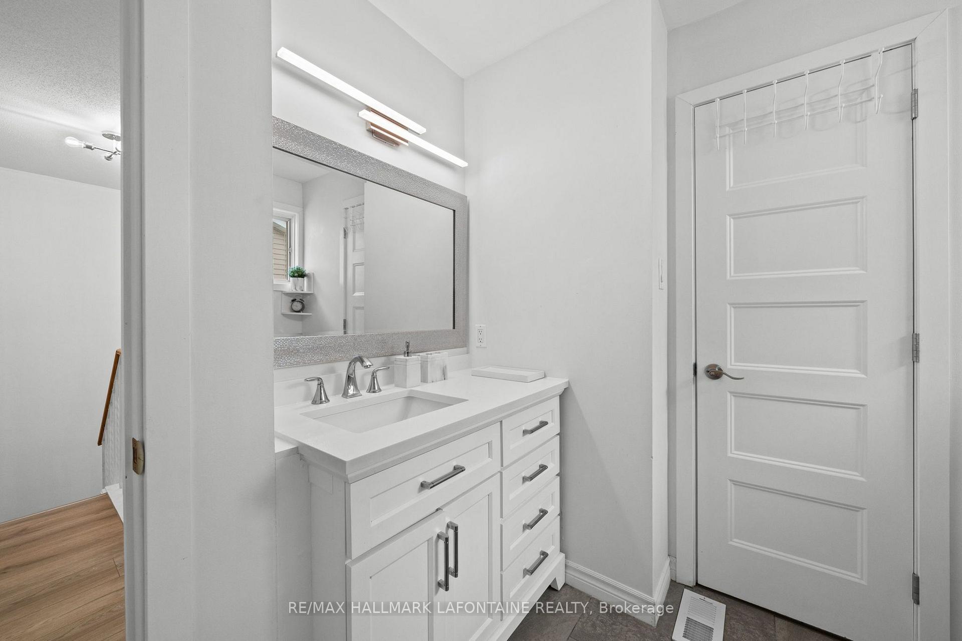 Photo 22 of 383 Oaklawn Crescent, Ottawa, Fallingbrook/Gardenway South — HOMEH