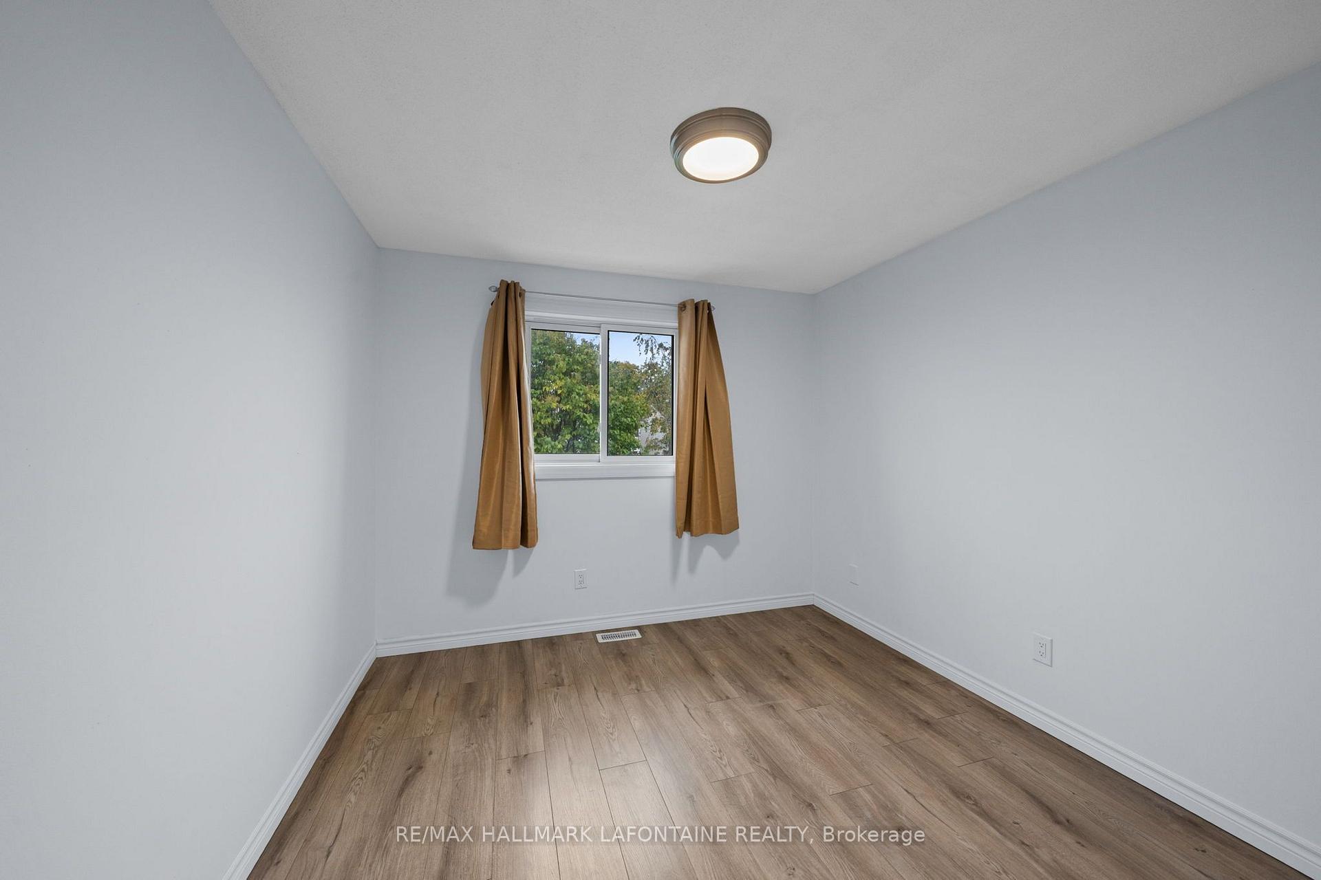 Photo 25 of 383 Oaklawn Crescent, Ottawa, Fallingbrook/Gardenway South — HOMEH
