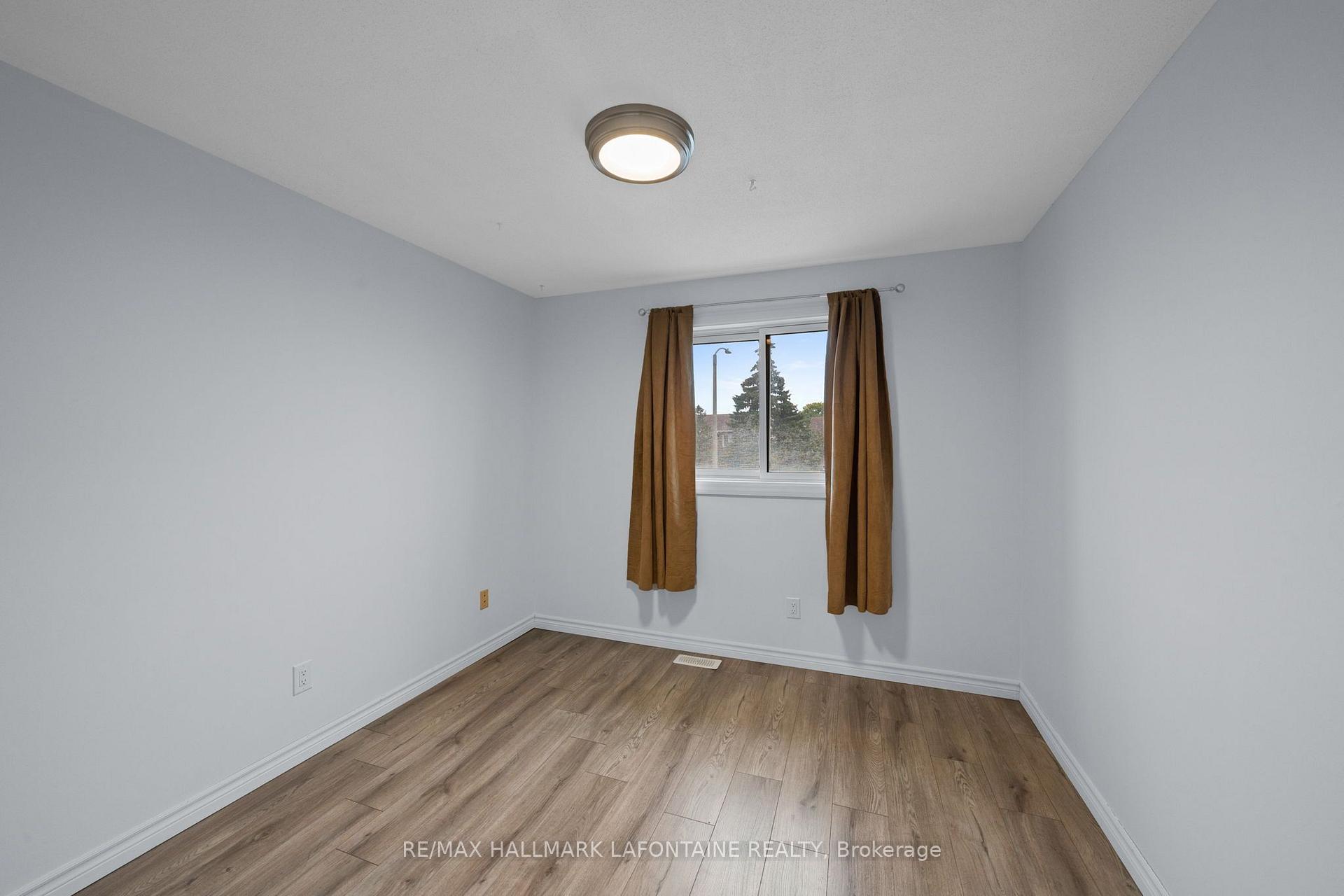 Photo 27 of 383 Oaklawn Crescent, Ottawa, Fallingbrook/Gardenway South — HOMEH