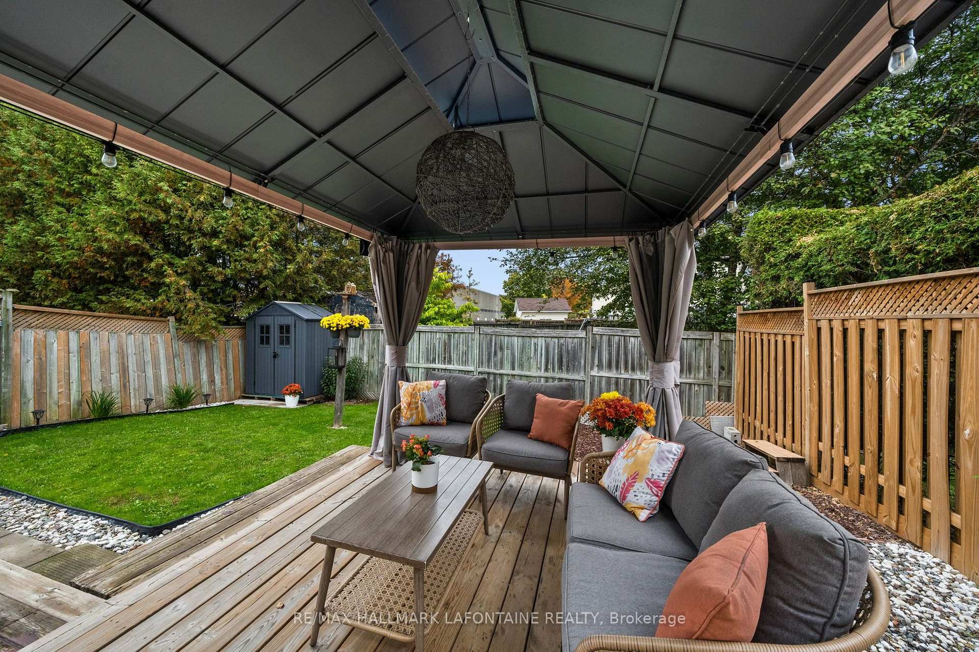 Photo 38 of 383 Oaklawn Crescent, Ottawa, Fallingbrook/Gardenway South — HOMEH