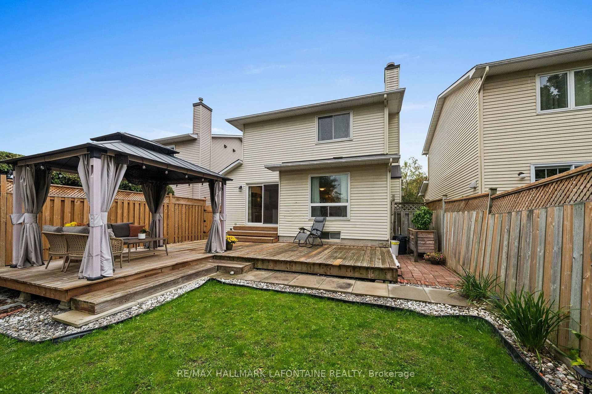 Photo 40 of 383 Oaklawn Crescent, Ottawa, Fallingbrook/Gardenway South — HOMEH