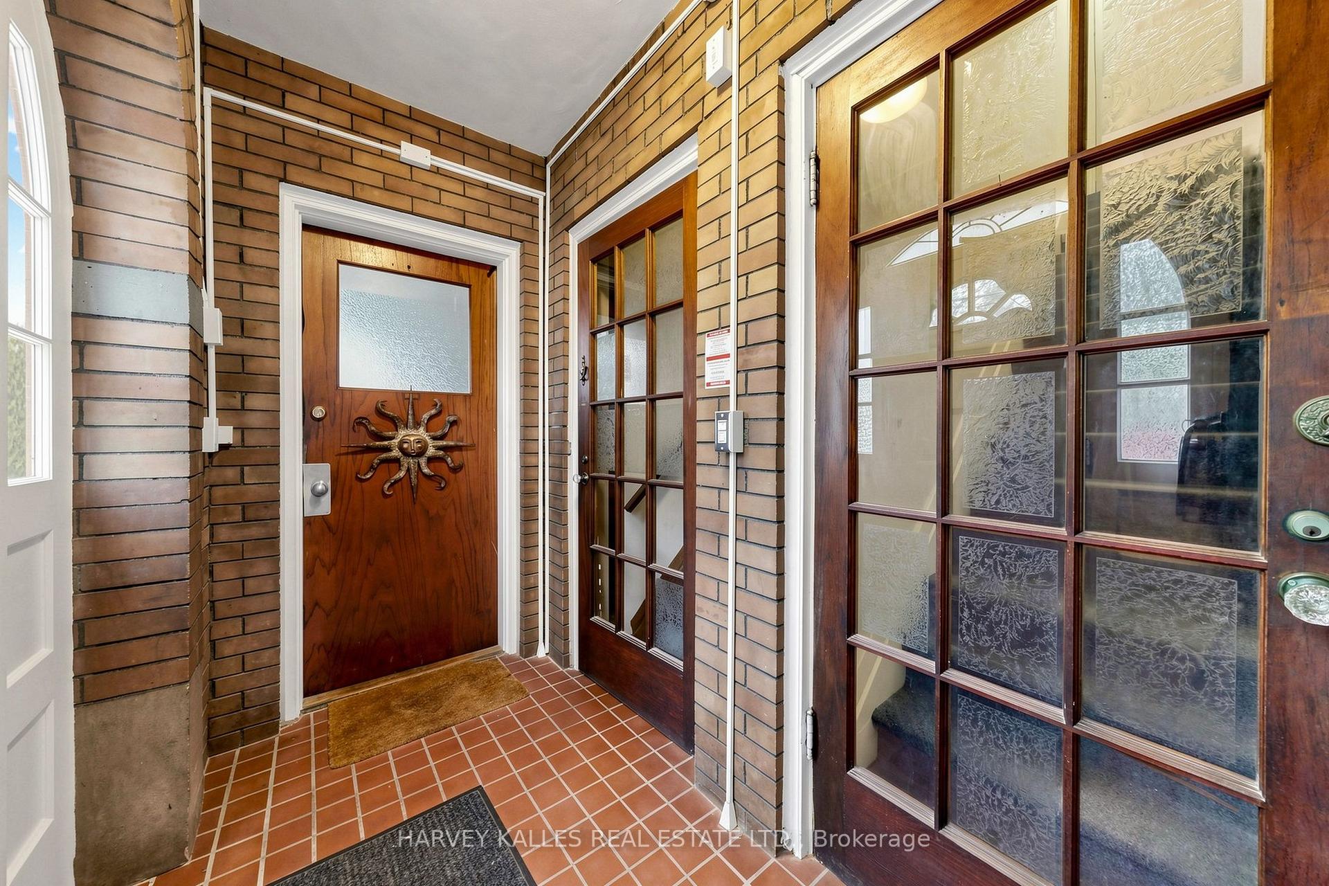 Photo 13 of Unit South 2nd, 163 Highbourne Road S, Toronto, Yonge-Eglinton — HOMEH