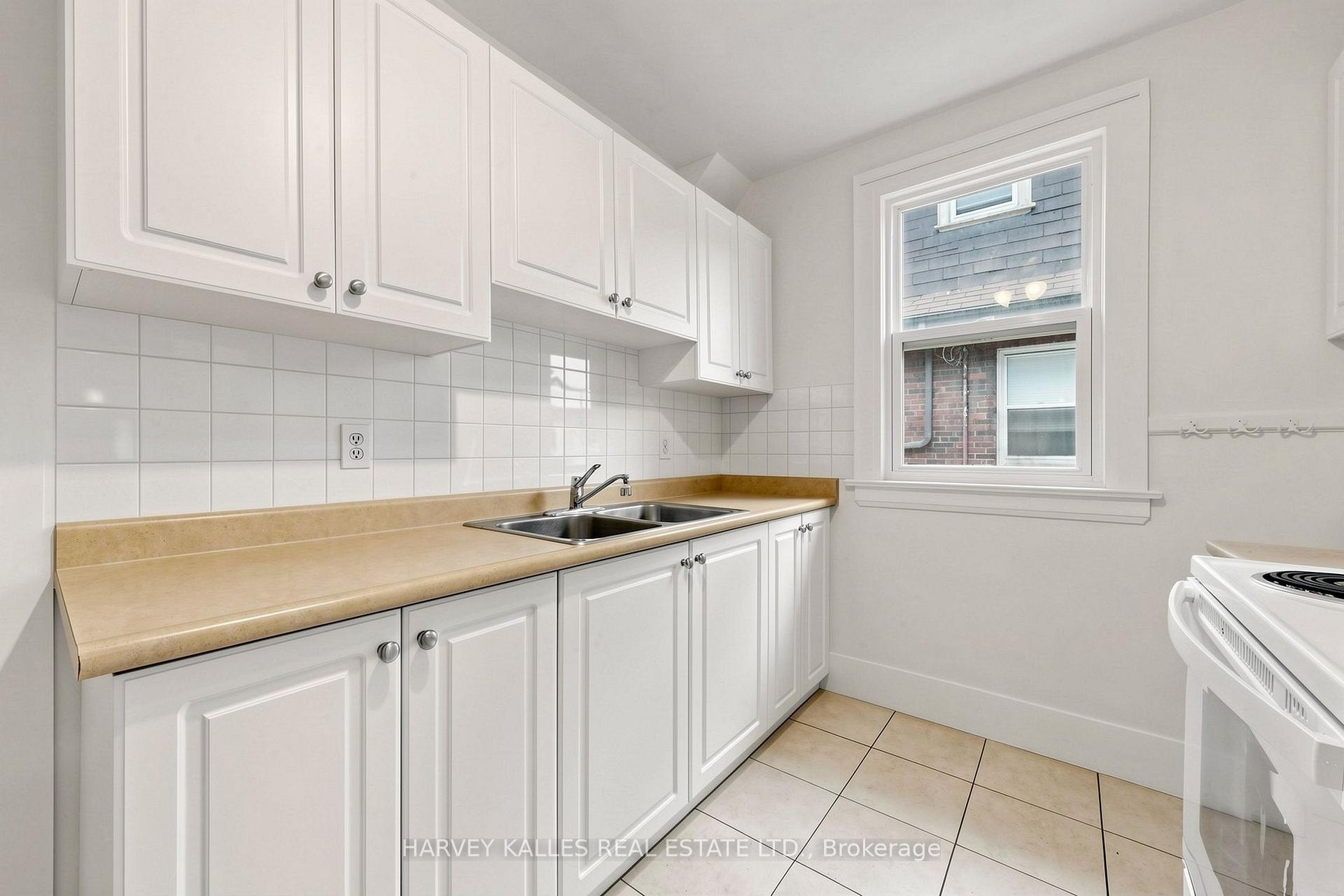 Photo 37 of Unit South 2nd, 163 Highbourne Road S, Toronto, Yonge-Eglinton — HOMEH