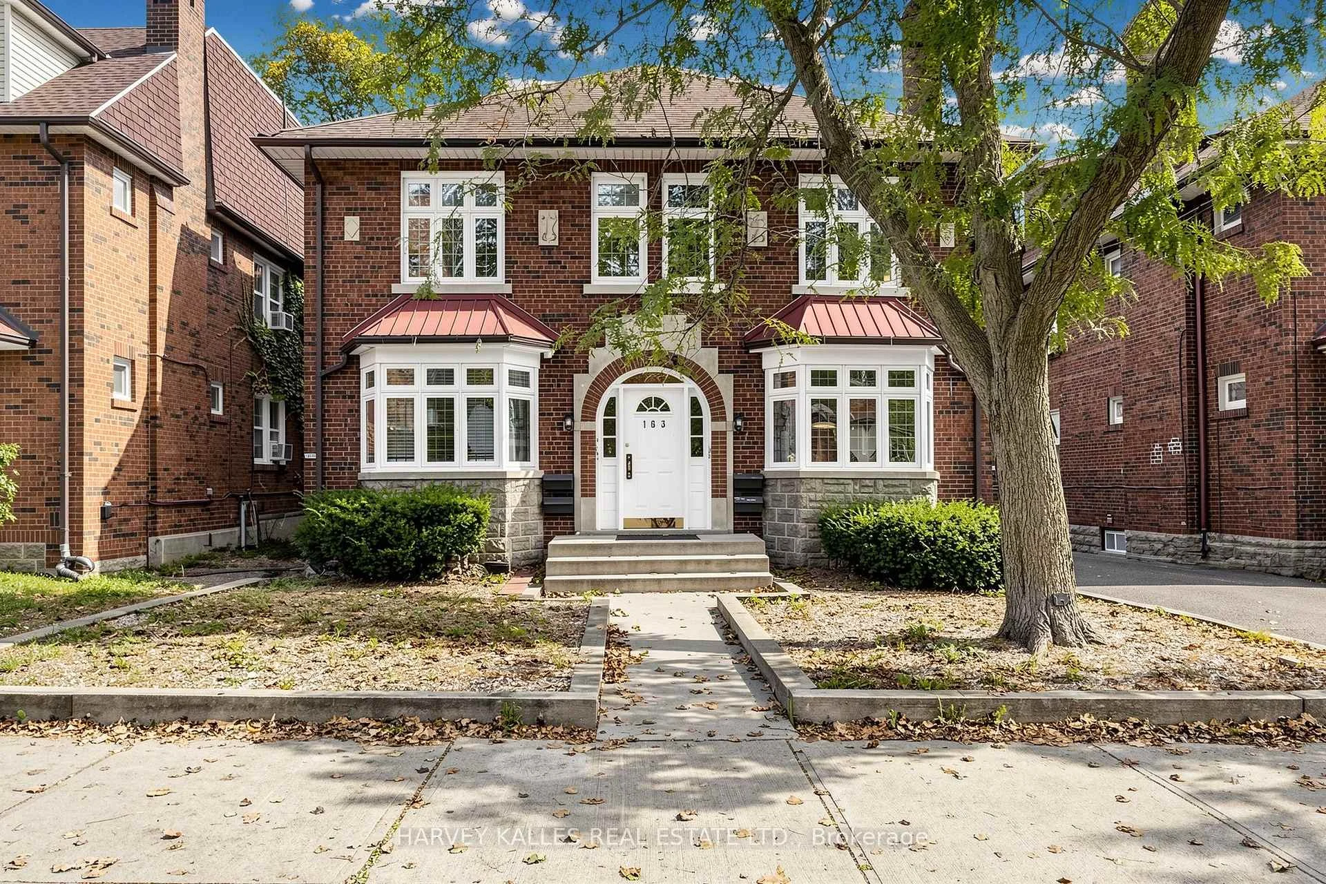 Photo 2 of Unit South 2nd, 163 Highbourne Road S, Toronto, Yonge-Eglinton — HOMEH