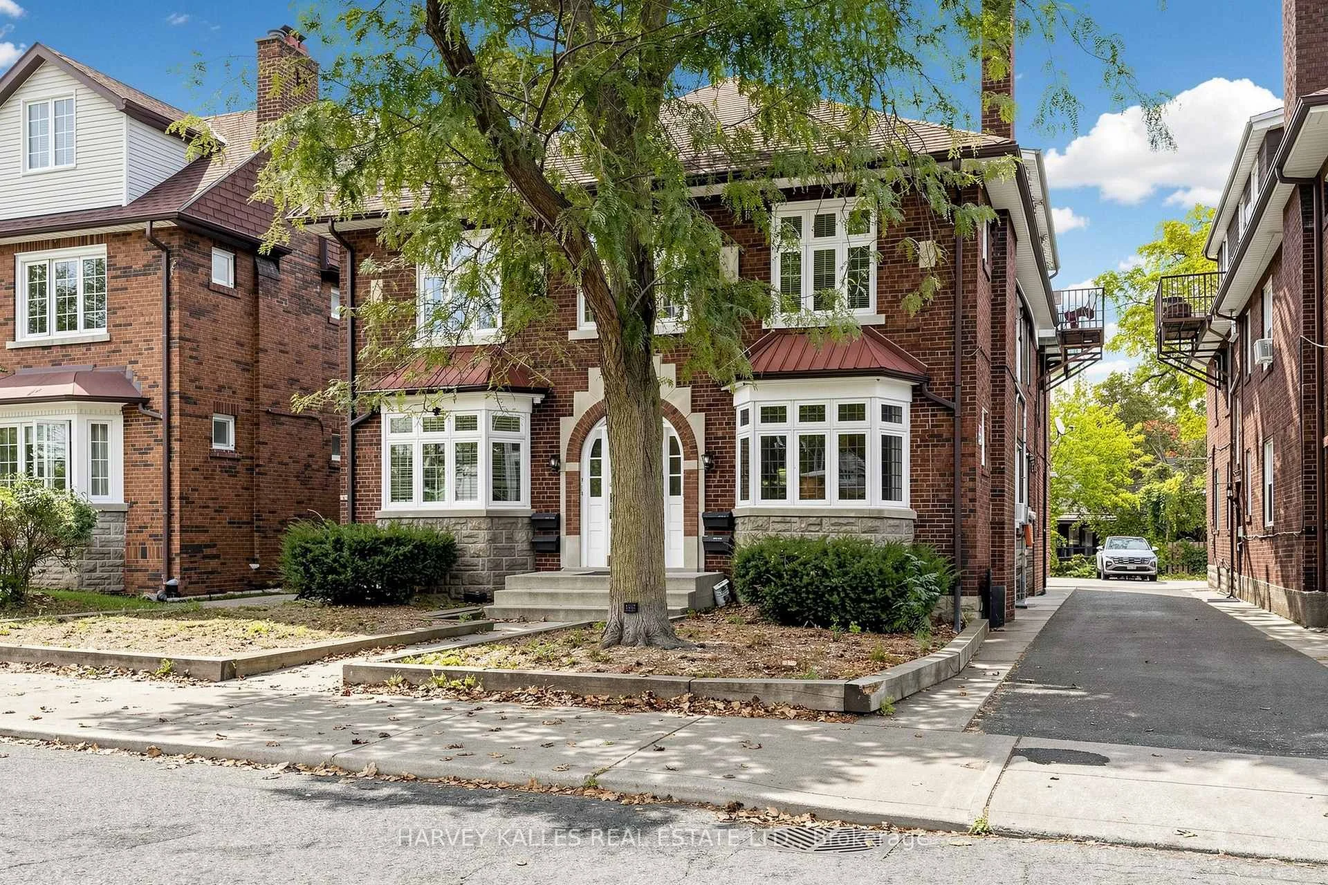 Photo 12 of Unit South 2nd, 163 Highbourne Road S, Toronto, Yonge-Eglinton — HOMEH