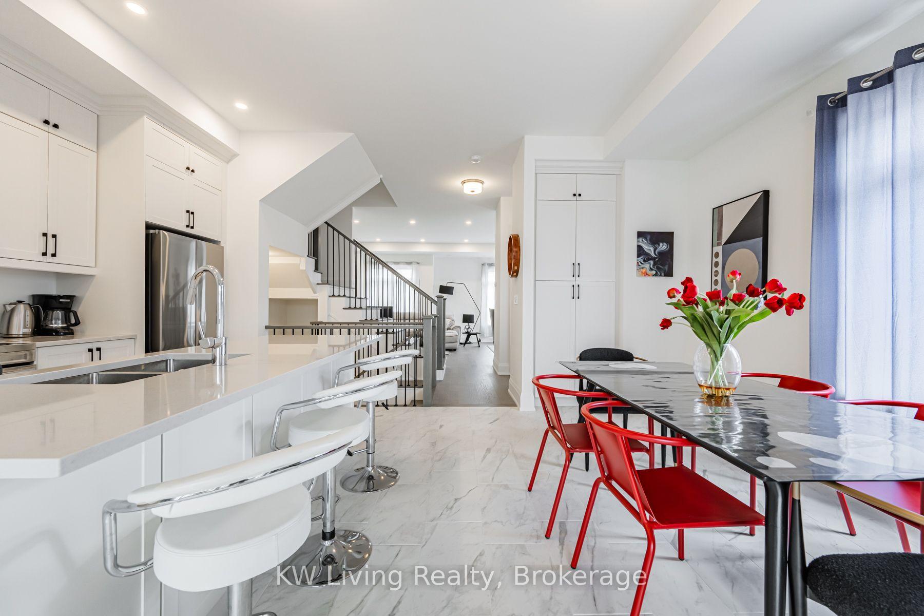 Photo 4 of 3296 Taha Gardens, Oakville, Glenorchy — HOMEH