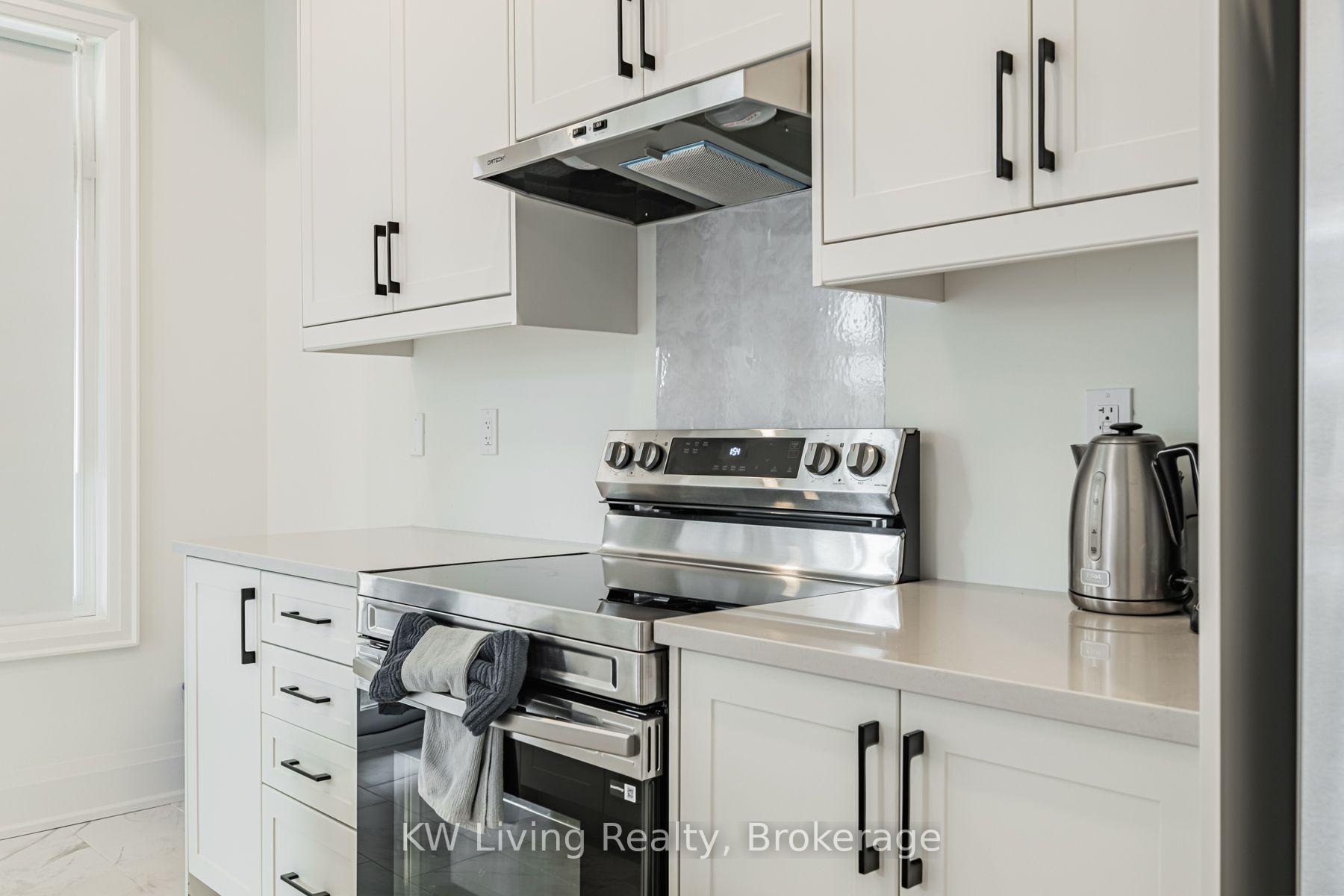 Photo 9 of 3296 Taha Gardens, Oakville, Glenorchy — HOMEH