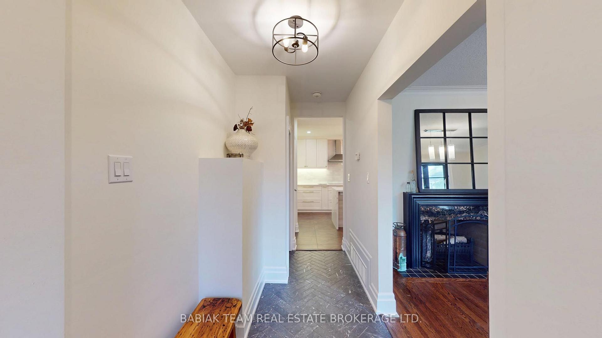 Photo 2 of Unit Main & Upper, 90 Burnhamthorpe Road, Etobicoke, Islington-City Centre West — HOMEH