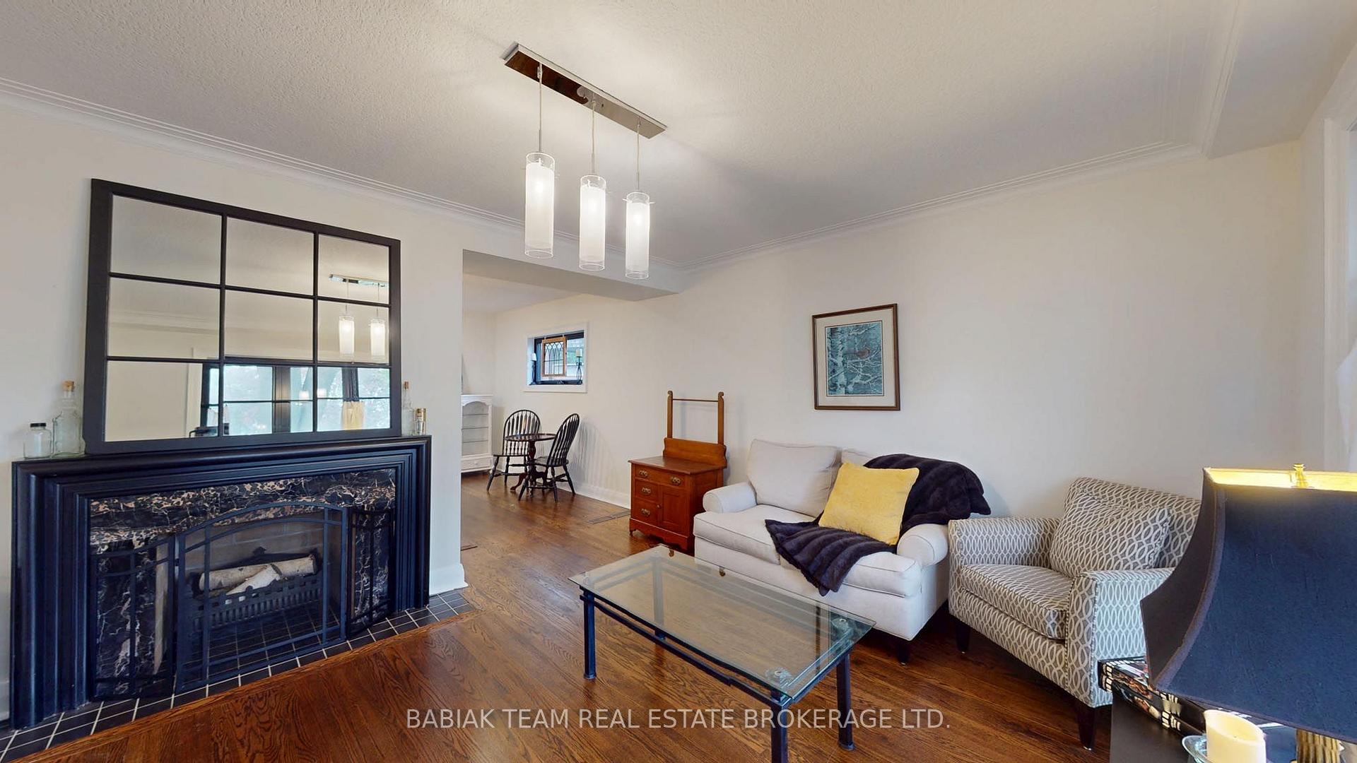 Photo 8 of Unit Main & Upper, 90 Burnhamthorpe Road, Etobicoke, Islington-City Centre West — HOMEH