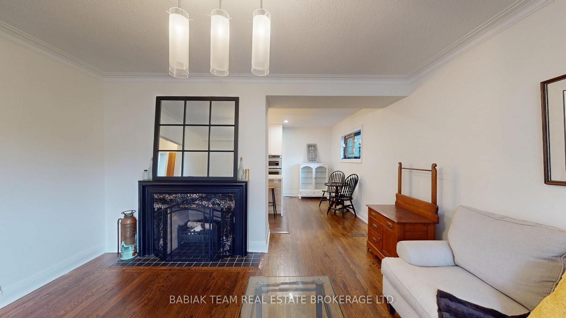 Photo 9 of Unit Main & Upper, 90 Burnhamthorpe Road, Etobicoke, Islington-City Centre West — HOMEH
