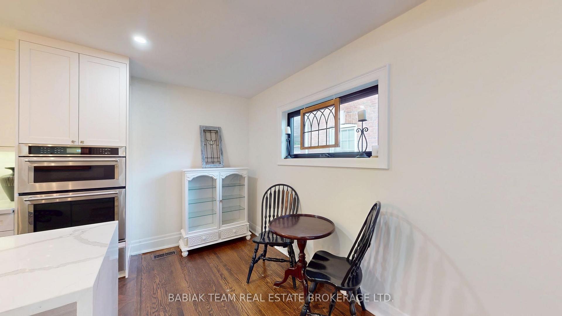 Photo 12 of Unit Main & Upper, 90 Burnhamthorpe Road, Etobicoke, Islington-City Centre West — HOMEH