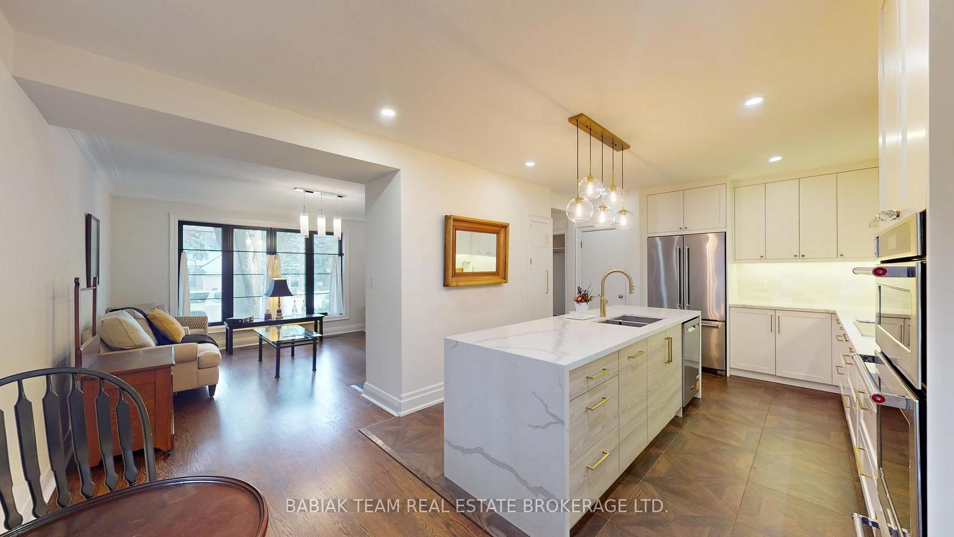 Photo 13 of Unit Main & Upper, 90 Burnhamthorpe Road, Etobicoke, Islington-City Centre West — HOMEH
