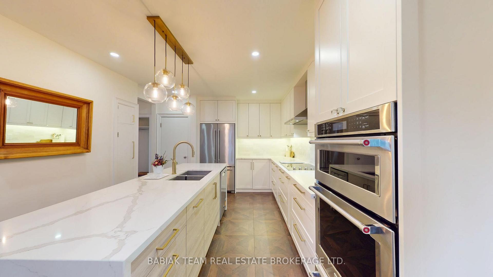 Photo 14 of Unit Main & Upper, 90 Burnhamthorpe Road, Etobicoke, Islington-City Centre West — HOMEH