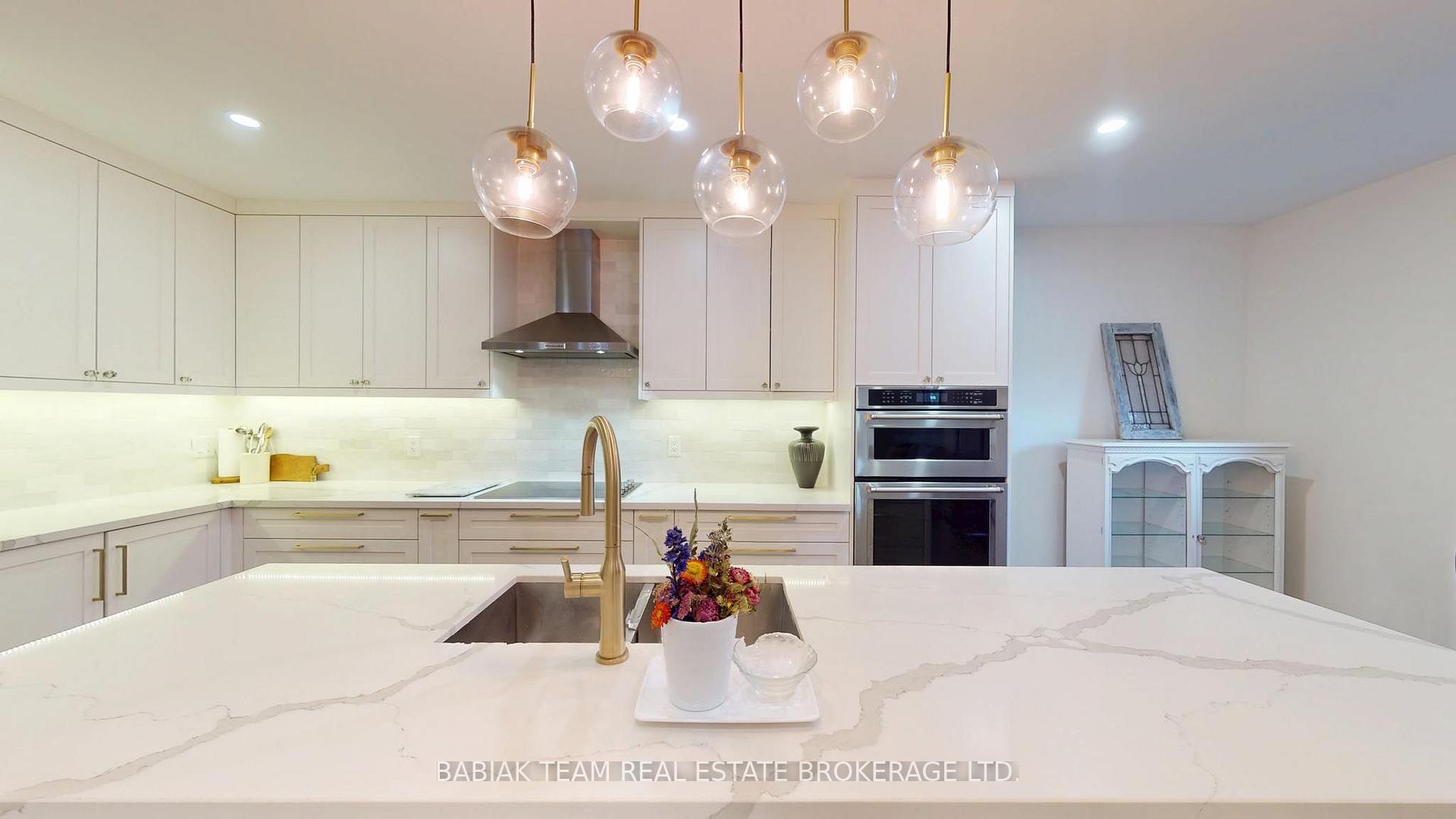 Photo 17 of Unit Main & Upper, 90 Burnhamthorpe Road, Etobicoke, Islington-City Centre West — HOMEH