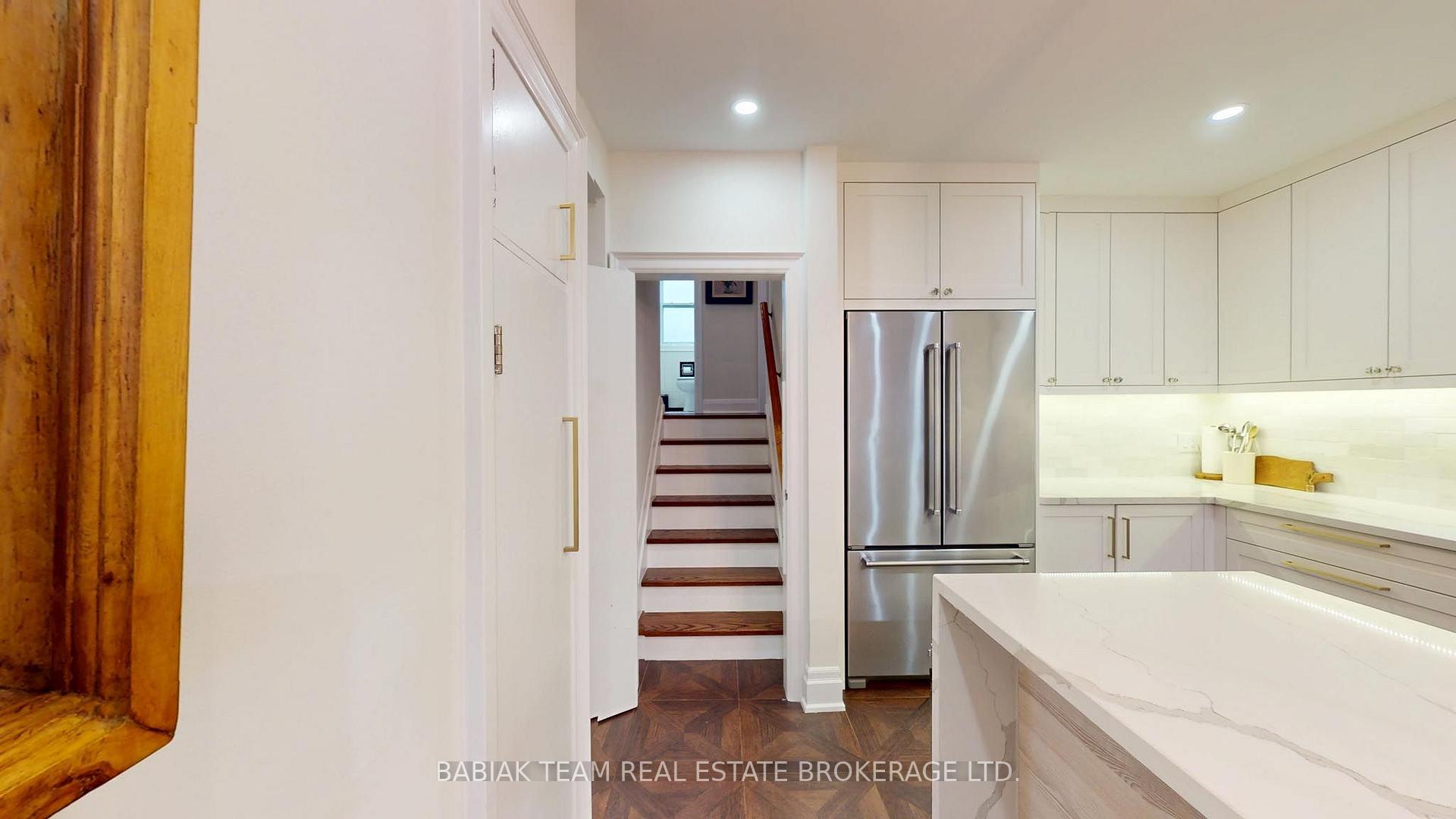 Photo 19 of Unit Main & Upper, 90 Burnhamthorpe Road, Etobicoke, Islington-City Centre West — HOMEH