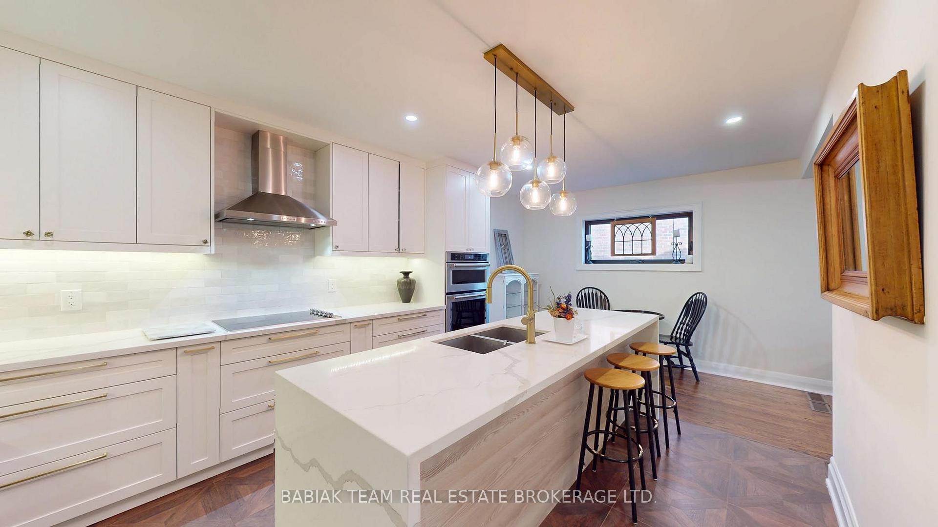 Photo 21 of Unit Main & Upper, 90 Burnhamthorpe Road, Etobicoke, Islington-City Centre West — HOMEH